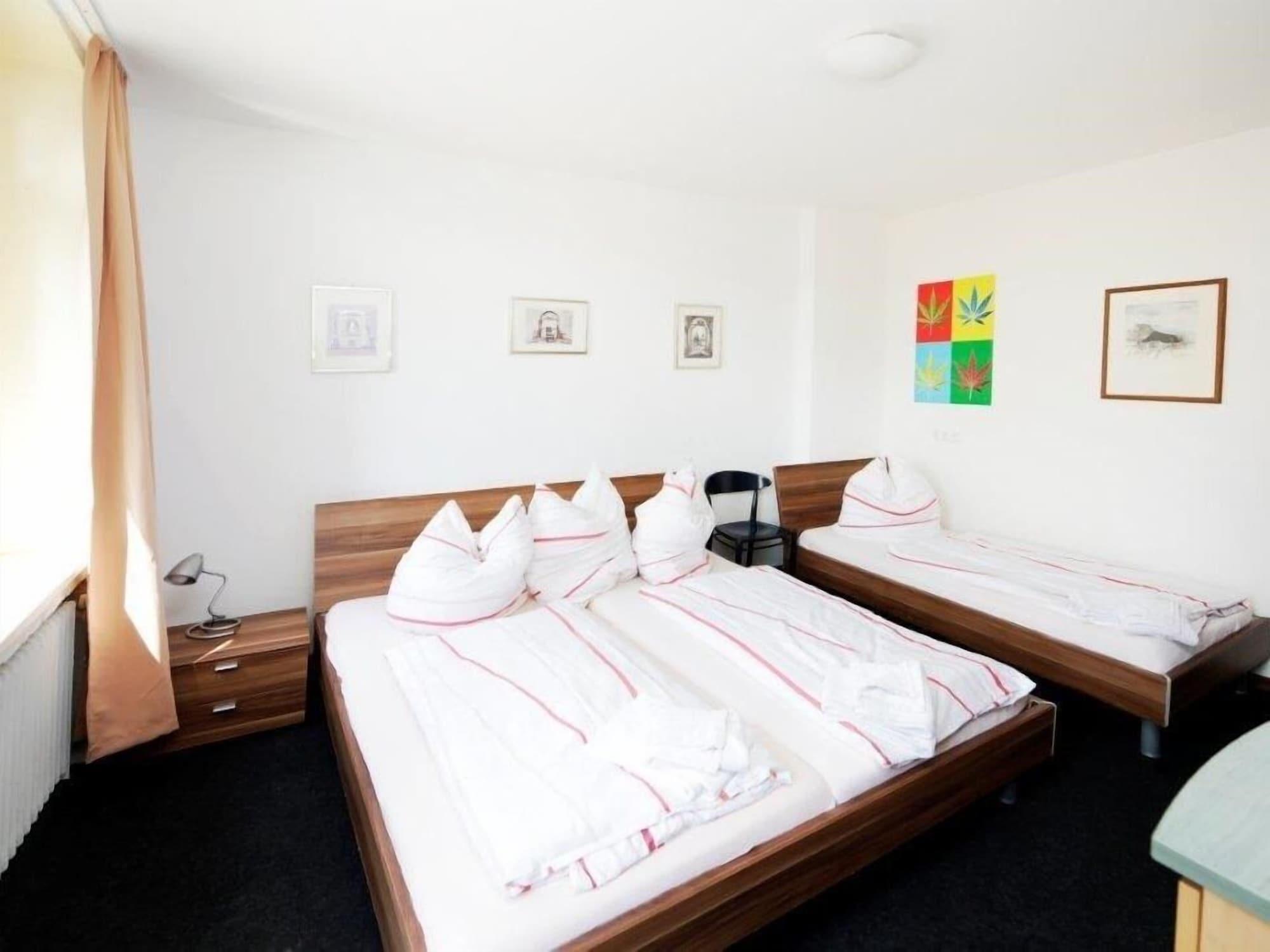 Hotel Goldener Hahn Duisburg Kültér fotó