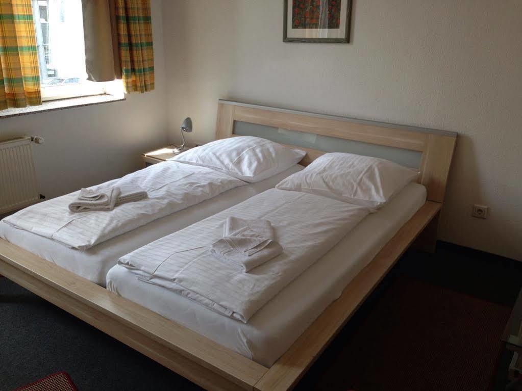Hotel Goldener Hahn Duisburg Kültér fotó