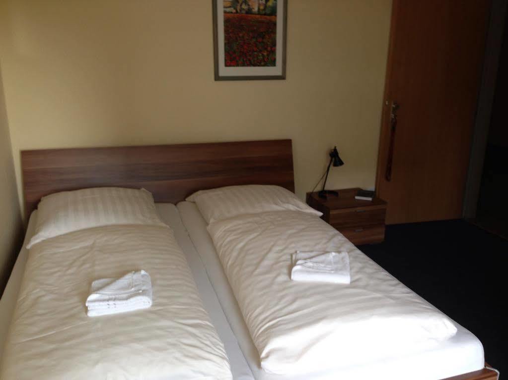 Hotel Goldener Hahn Duisburg Kültér fotó